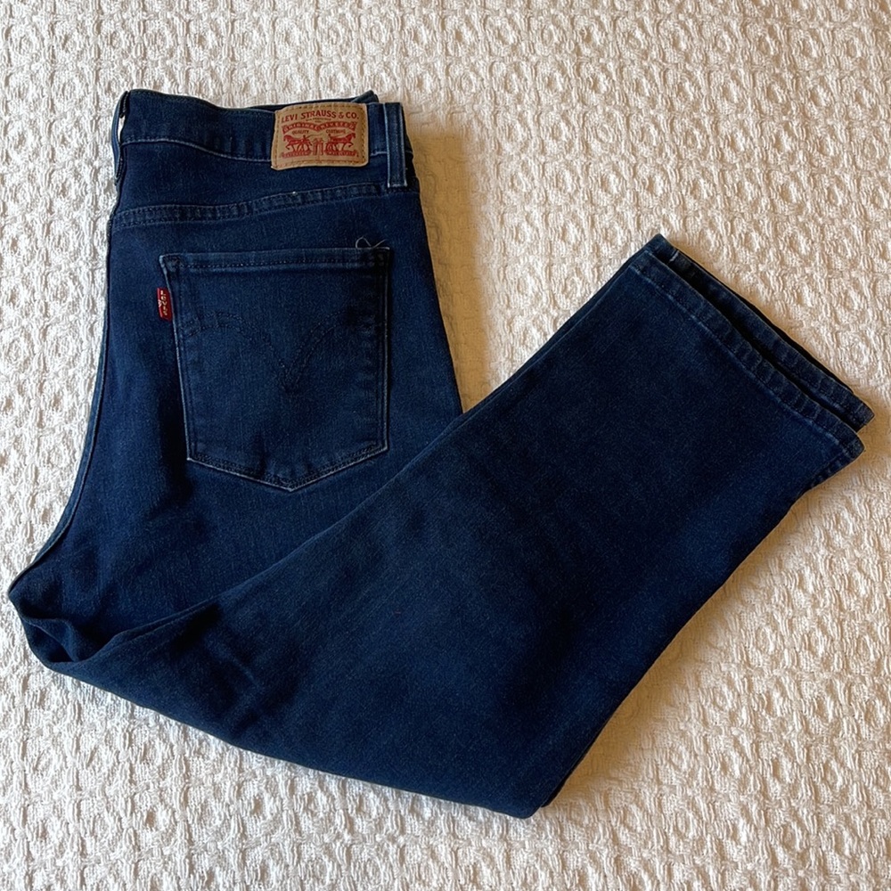 Levi’s Capri stretchy jeans, size 8